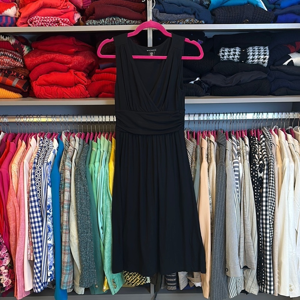 Mercer & Madison black sleeveless v neck dress size XS